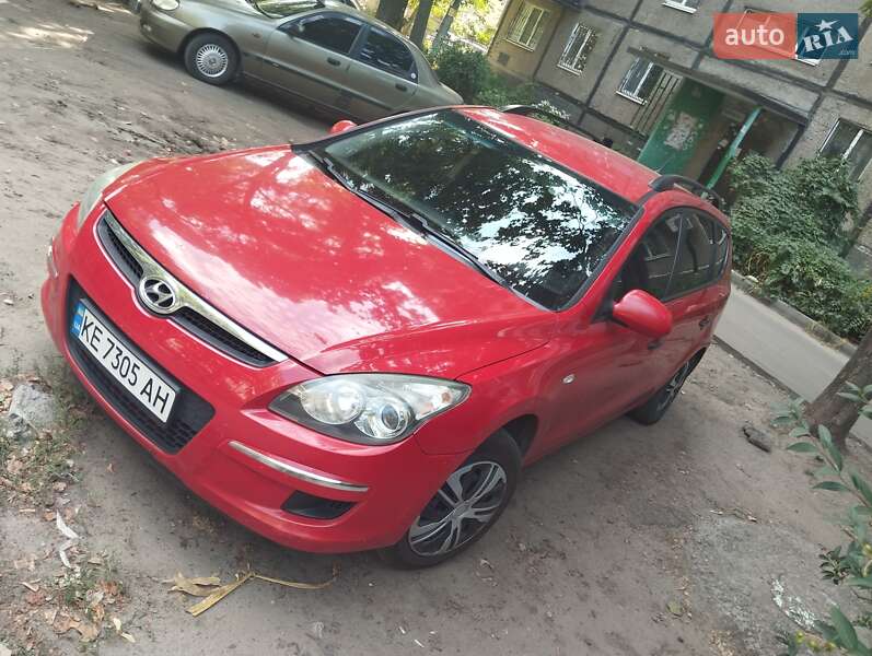 Универсал Hyundai i30 2010 в 