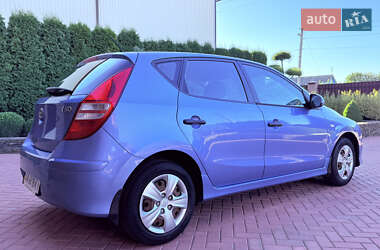 Хэтчбек Hyundai i30 2010 в 