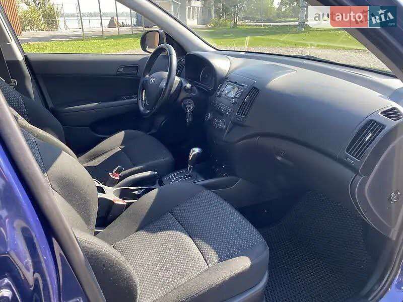 Хетчбек Hyundai i30 2011 в Дніпрі