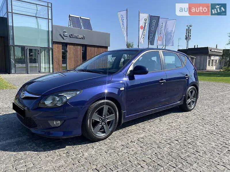 Хетчбек Hyundai i30 2011 в Дніпрі