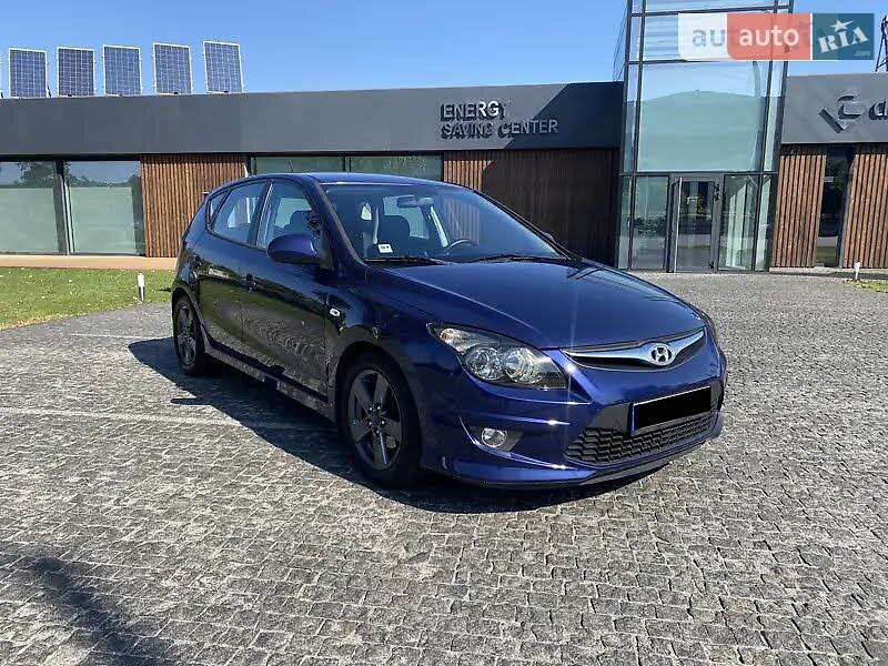 Хетчбек Hyundai i30 2011 в Дніпрі