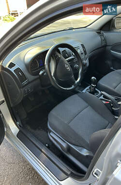 Хэтчбек Hyundai i30 2011 в 
