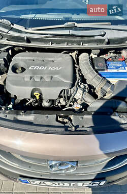 Хэтчбек Hyundai i30 2012 в 