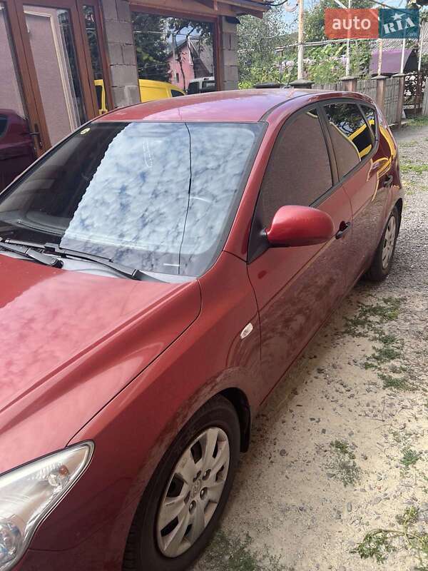 Хетчбек Hyundai i30 2008 в Ужгороді фото 6 Хетчбек Hyundai i30 2008 в Ужгороді