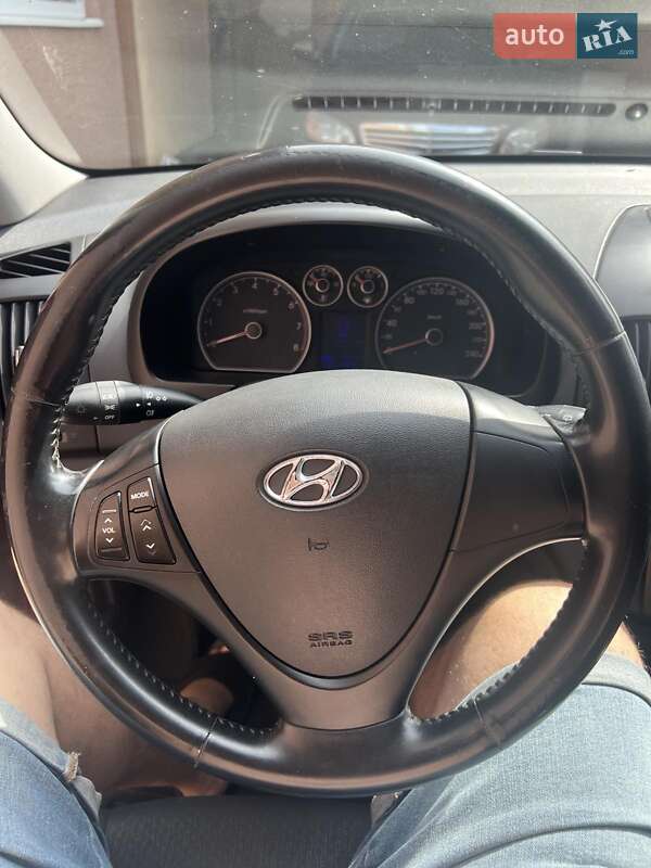Хетчбек Hyundai i30 2008 в Ужгороді фото 11 Хетчбек Hyundai i30 2008 в Ужгороді