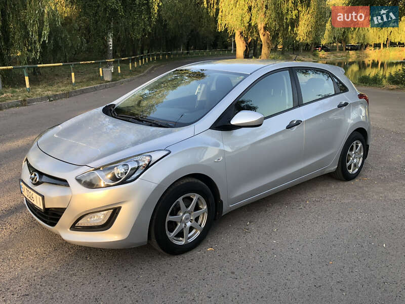 Хэтчбек Hyundai i30 2013 в Ровно