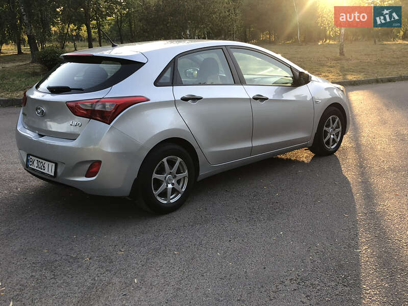 Хэтчбек Hyundai i30 2013 в Ровно