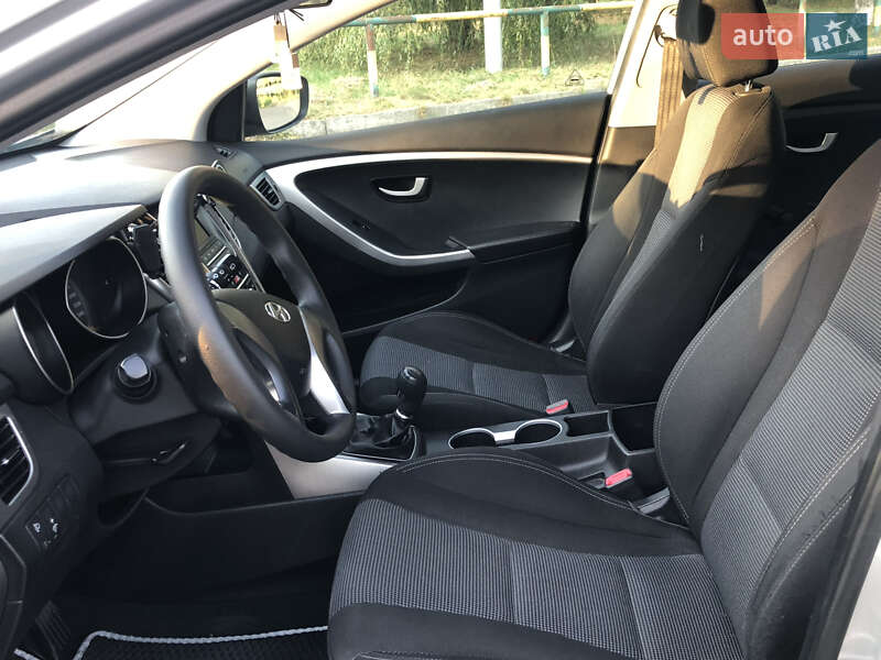 Хэтчбек Hyundai i30 2013 в Ровно