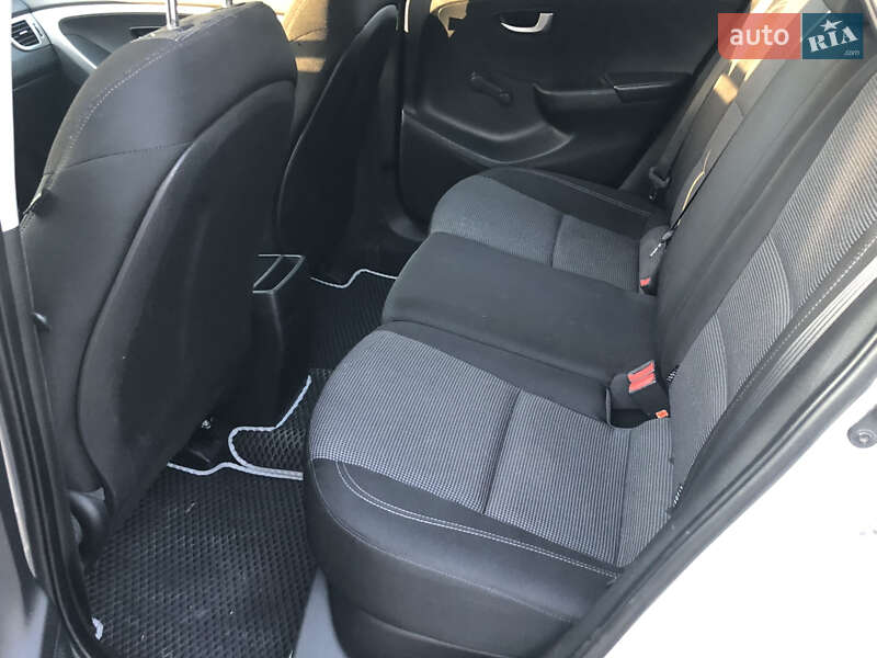 Хэтчбек Hyundai i30 2013 в Ровно