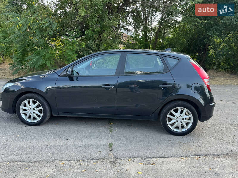Хетчбек Hyundai i30 2009 в Запоріжжі