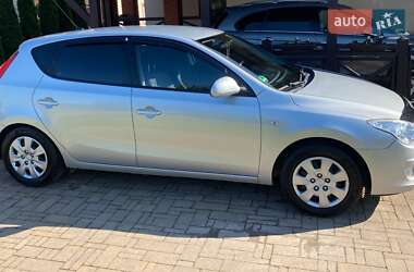 Хэтчбек Hyundai i30 2007 в 