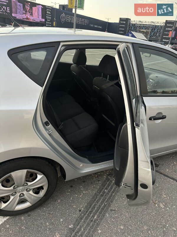 Хэтчбек Hyundai i30 2008 в Киеве