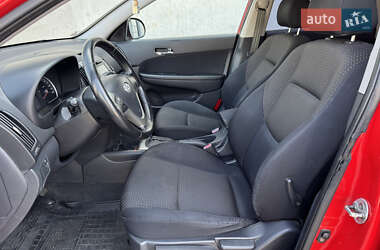 Хэтчбек Hyundai i30 2009 в 