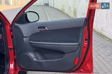 Хэтчбек Hyundai i30 2009 в 