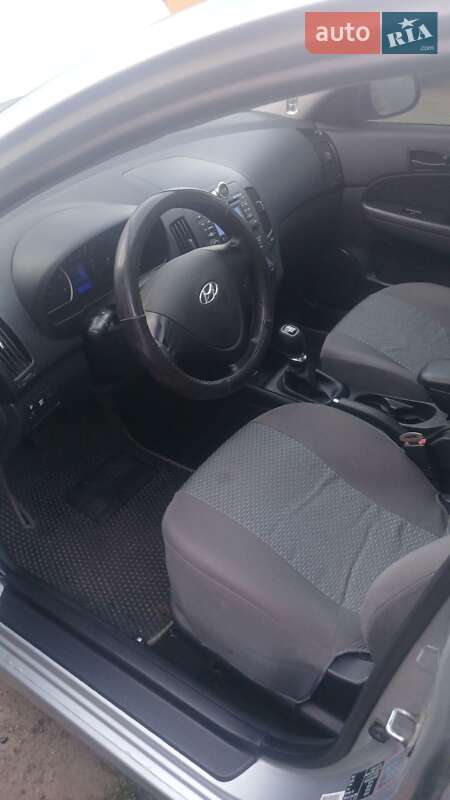 Универсал Hyundai i30 2010 в Чернигове