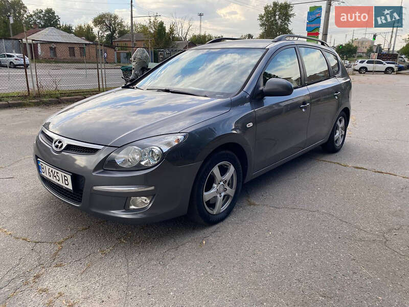 Универсал Hyundai i30 2010 в 