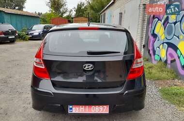 Хэтчбек Hyundai i30 2009 в 