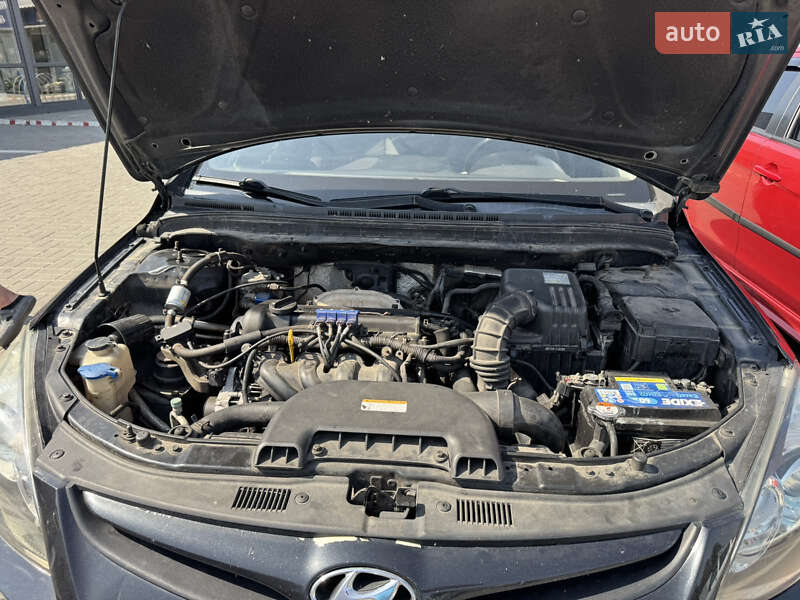 Хэтчбек Hyundai i30 2010 в Прилуках