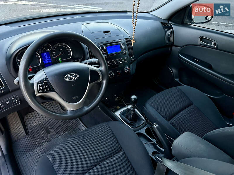 Универсал Hyundai i30 2008 в Радивилове