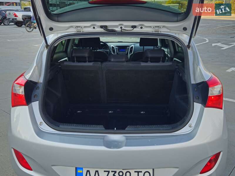 Хэтчбек Hyundai i30 2016 в Киеве фото 3 Хэтчбек Hyundai i30 2016 в Киеве