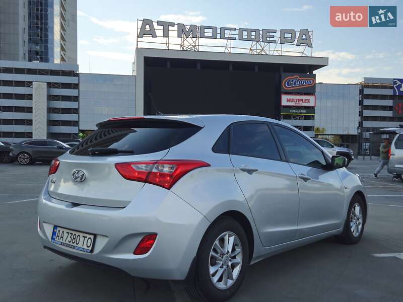 Хэтчбек Hyundai i30 2016 в Киеве фото 14 Хэтчбек Hyundai i30 2016 в Киеве