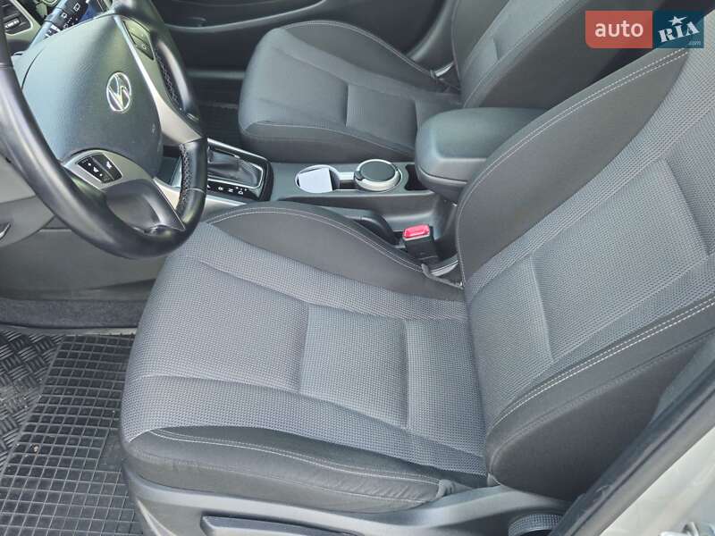 Хэтчбек Hyundai i30 2016 в Киеве фото 19 Хэтчбек Hyundai i30 2016 в Киеве