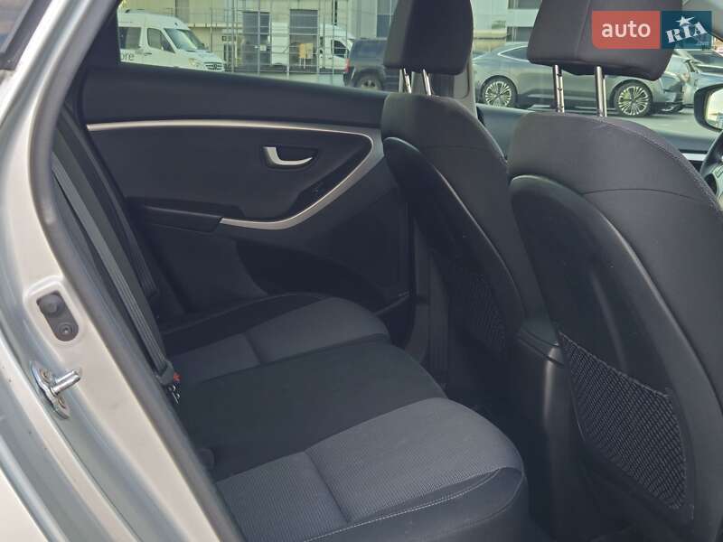 Хэтчбек Hyundai i30 2016 в Киеве фото 28 Хэтчбек Hyundai i30 2016 в Киеве