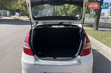 Хэтчбек Hyundai i30 2011 в 