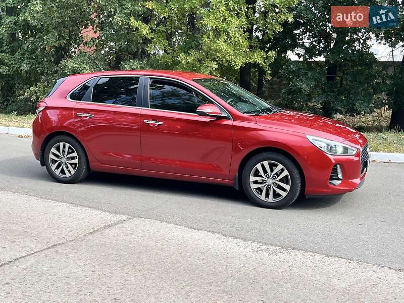 Хэтчбек Hyundai i30 2017 в Киеве
