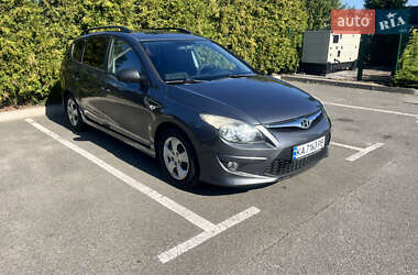 Универсал Hyundai i30 2010 в 