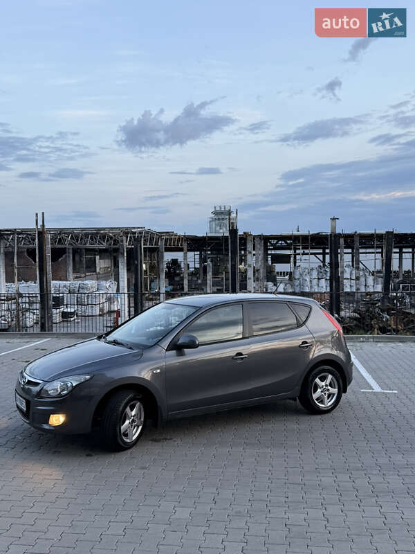 Хэтчбек Hyundai i30 2009 в Тернополе