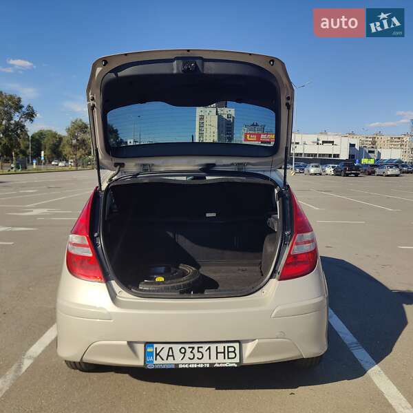 Хэтчбек Hyundai i30 2010 в Киеве фото 3 Хэтчбек Hyundai i30 2010 в Киеве