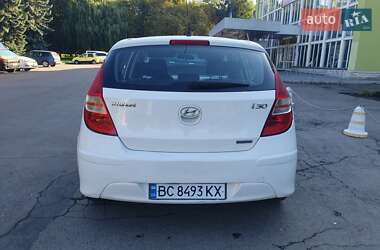 Хэтчбек Hyundai i30 2011 в 