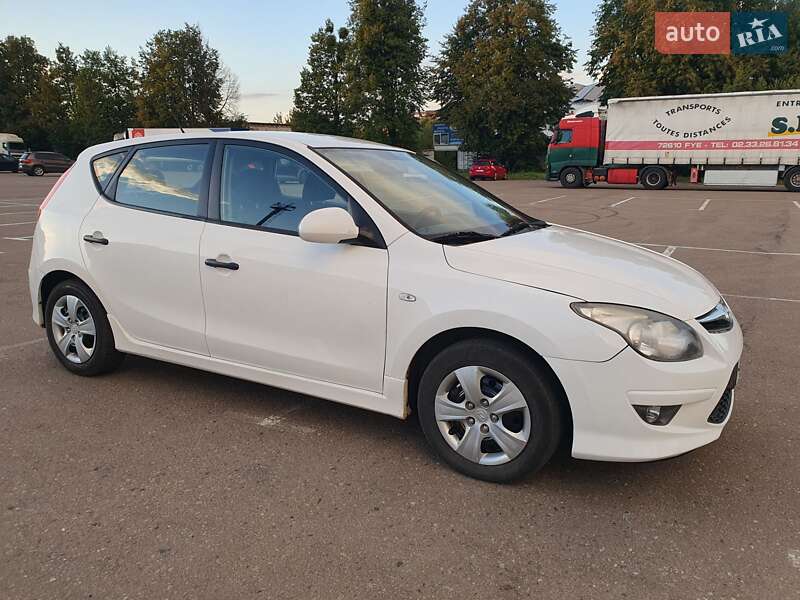 Hyundai i30 2011