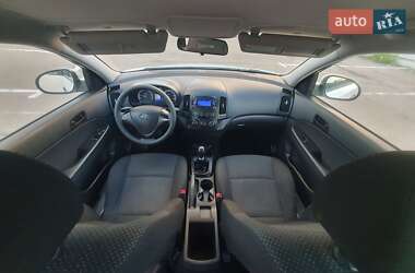 Хэтчбек Hyundai i30 2011 в 