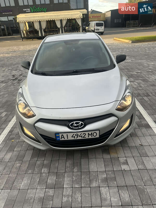 Хэтчбек Hyundai i30 2012 в Макарове