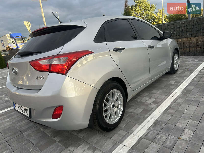 Хэтчбек Hyundai i30 2012 в Макарове