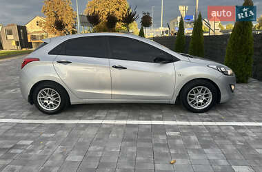 Хэтчбек Hyundai i30 2012 в 