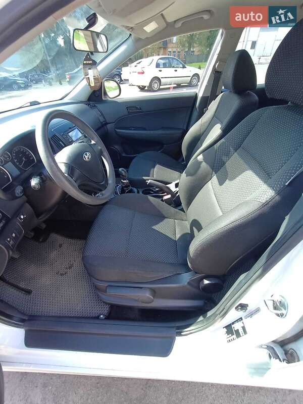 Хэтчбек Hyundai i30 2011 в Киеве