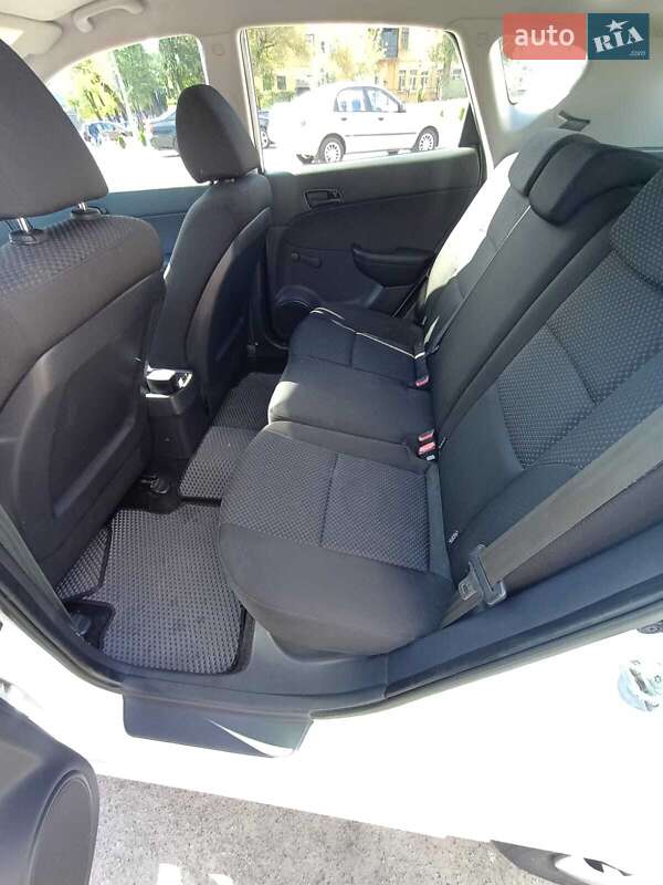 Хэтчбек Hyundai i30 2011 в Киеве