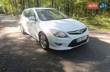 Хэтчбек Hyundai i30 2010 в Луцке