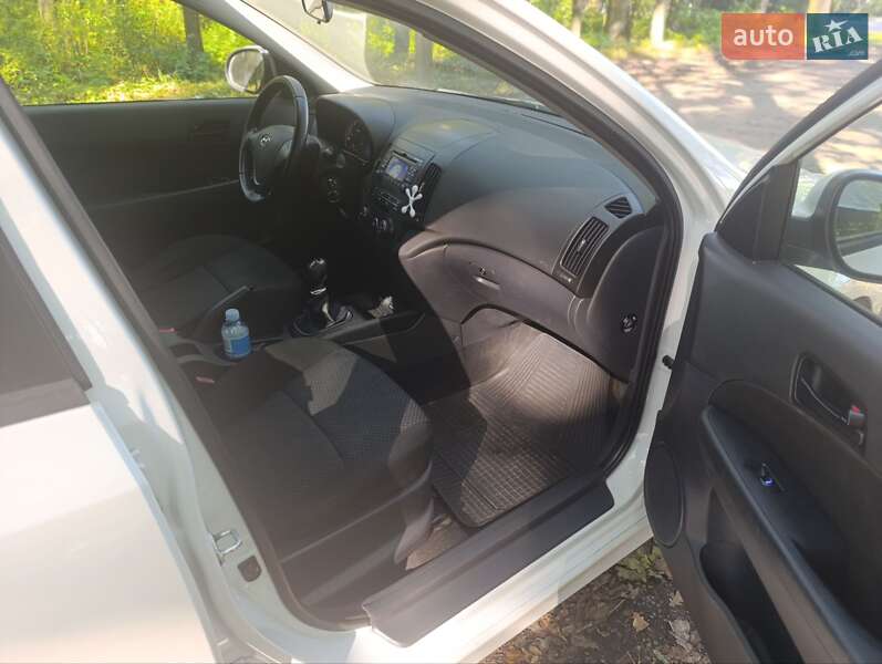 Хетчбек Hyundai i30 2010 в Луцьку