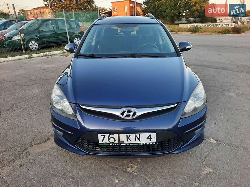Универсал Hyundai i30 2011 в Полтаве
