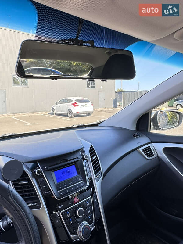Хэтчбек Hyundai i30 2016 в Киеве