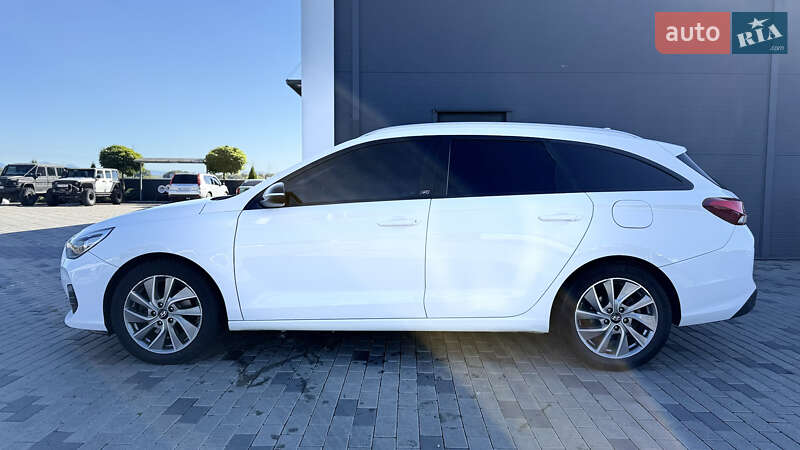 Универсал Hyundai i30 2018 в Хусте