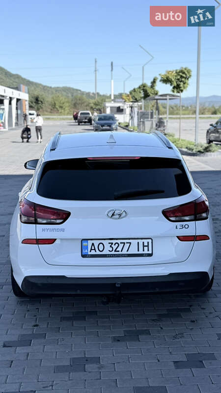 Универсал Hyundai i30 2018 в Хусте