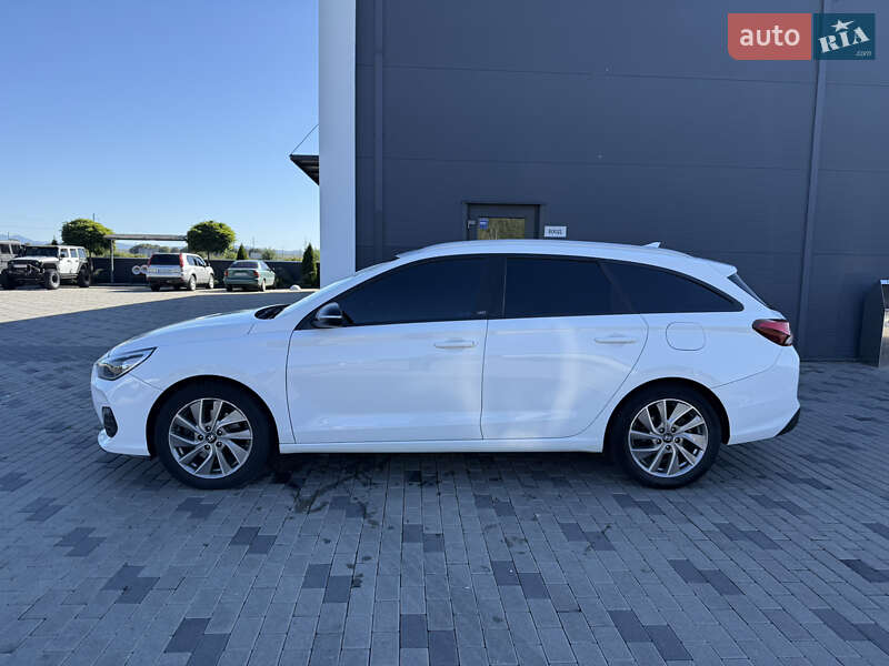 Универсал Hyundai i30 2018 в Хусте