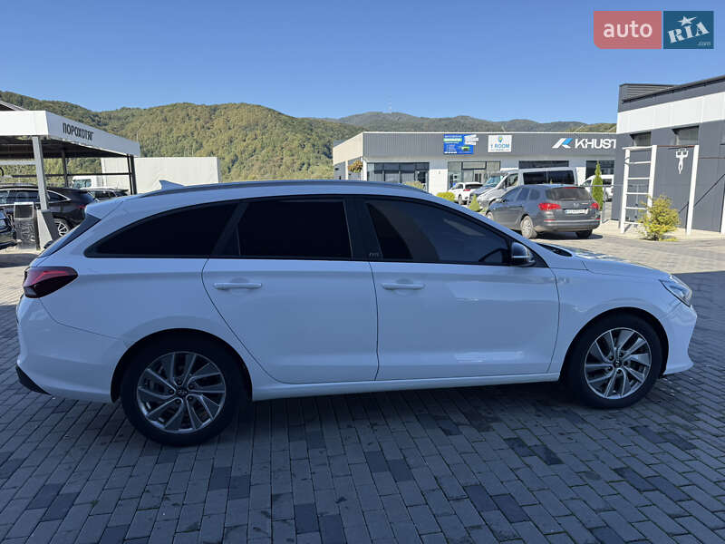Универсал Hyundai i30 2018 в Хусте