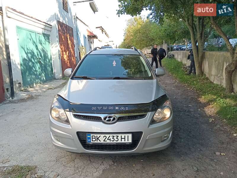 Универсал Hyundai i30 2010 в Ровно