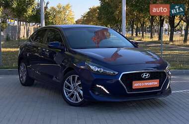 Фастбэк Hyundai i30 2019 в 